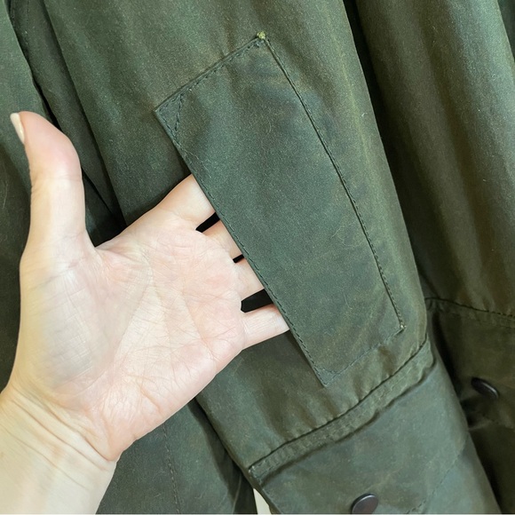 🤍 guc | Barbour | classic waxed olive green jacket - Picture 7 of 11
